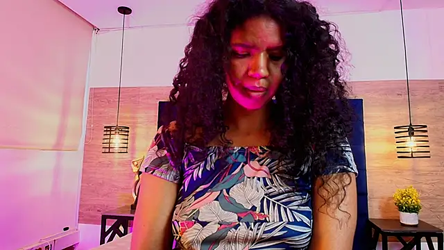 Ellie-Alves online show from 28, 4, 2026