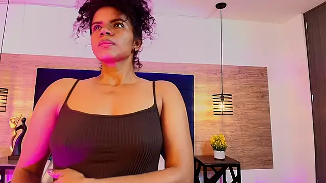 Ellie-Alves online show from 6, 5, 2026