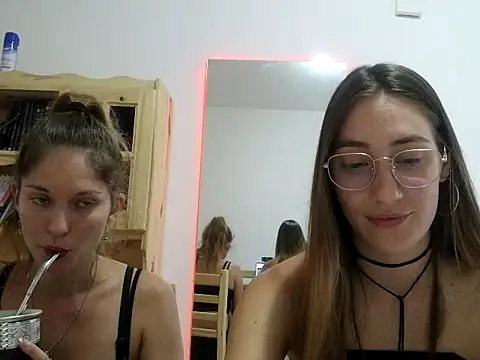 Noracherry online show from 15, 2, 2026