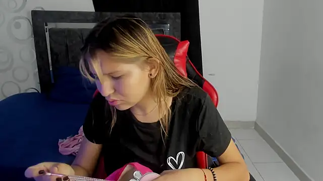 Snapshot of Bella_Blanca chatting on 25, 2, 2026 Bella Blanca online show from 25, 2, 2026