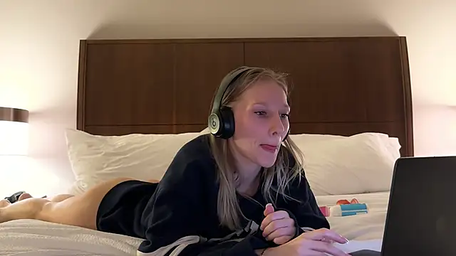 mysunidreamss online show from 28, 3, 2026