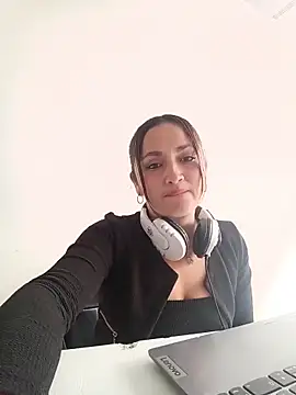 Snapshot of Alejandra_N chatting on 10, 6, 2026 Alejandra N online show from 10, 6, 2026
