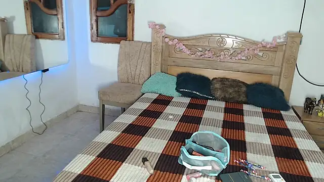 bratz glloe online show from 12, 1, 2026