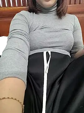 Snapshot of -LunaLust chatting on 10, 1, 2026 -LunaLust online show from 10, 1, 2026