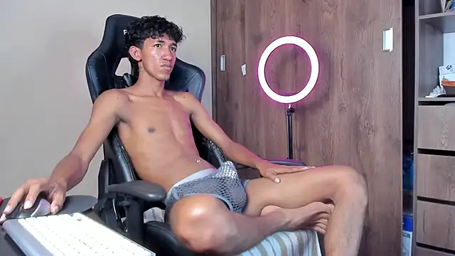 Snapshot of neitan_miller_ chatting on 5, 2, 2026 neitan miller online show from 5, 2, 2026