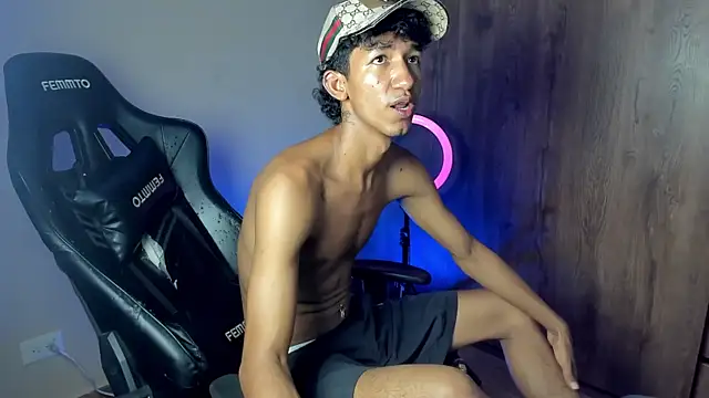 Snapshot of neitan_miller_ chatting on 18, 1, 2026 neitan miller online show from 18, 1, 2026