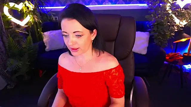 Dafni Monn online show from 4, 3, 2025