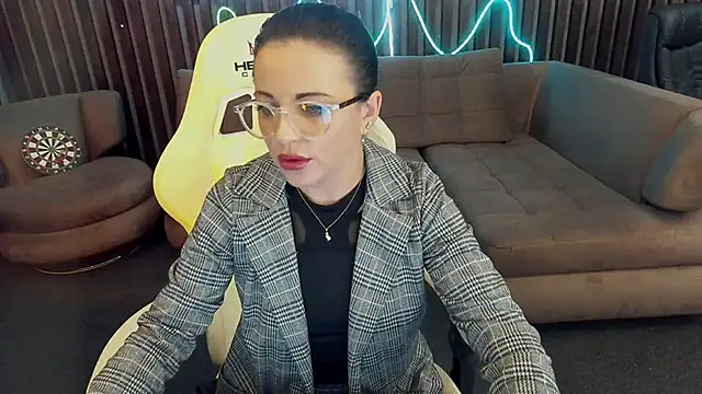 Dafni Monn online show from 19, 9, 2025