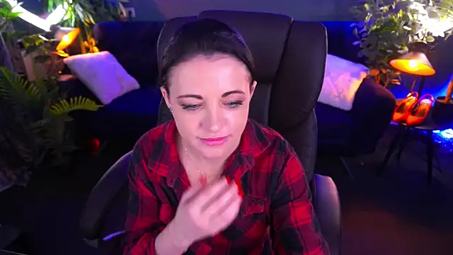 Dafni Monn online show from 13, 3, 2025