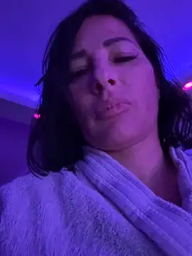 Maya-www online show from 4, 3, 2026