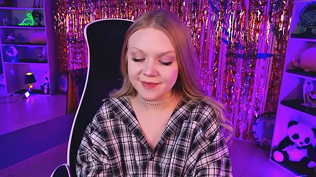 ChloeWhite online show from 22, 2, 2026