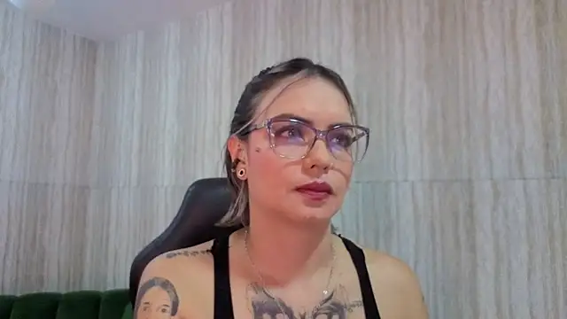 Snapshot of zarcasutra_t chatting on 25, 4, 2026 zarcasutra t online show from 25, 4, 2026