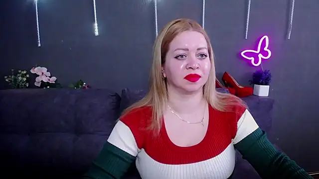 Snapshot of OliviaVerr chatting on 2, 5, 2026 OliviaVerr online show from 2, 5, 2026