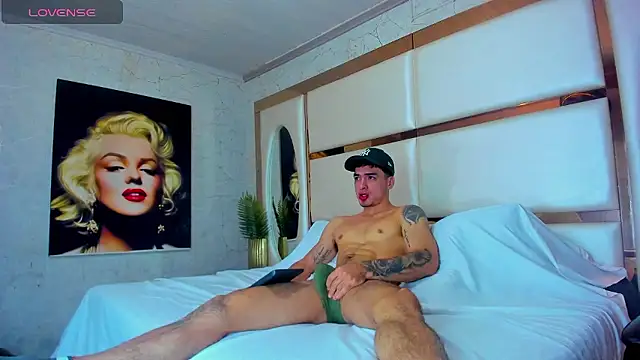 Big valentinhunk7 online show from 11, 1, 2026