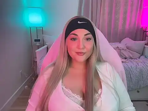 Snapshot of BellaMarieXO chatting on 3, 2, 2026 BellaMarieXO online show from 3, 2, 2026