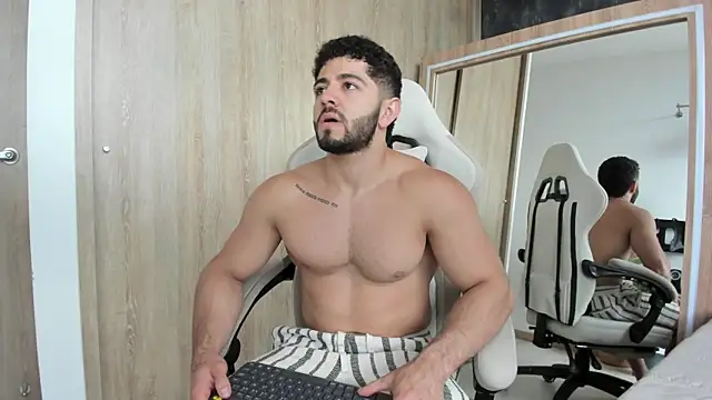 Snapshot of Thiago_moretti chatting on 9, 7, 2026 Thiago moretti online show from 9, 7, 2026