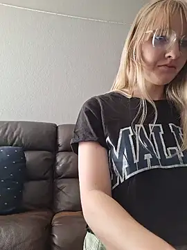 BunnySnowFlake online show from 22, 4, 2026