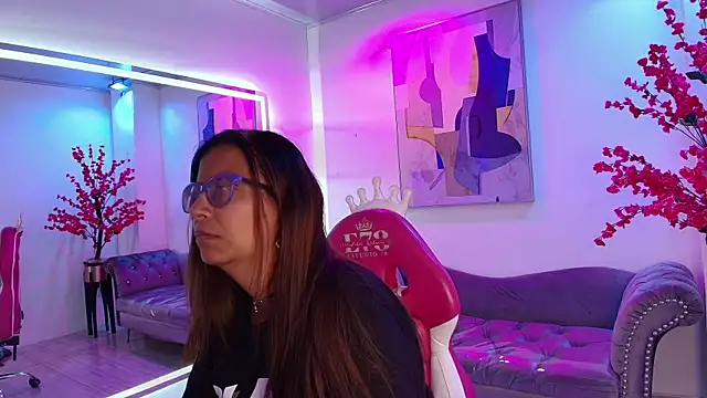 Amber  rouge online show from 1, 3, 2026