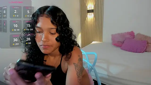 Snapshot of LyraFrost5 chatting on 25, 2, 2026 LyraFrost5 online show from 25, 2, 2026