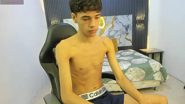 Dark Desiree18 online show from 15, 2, 2026