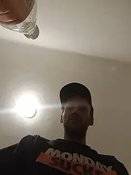 Snapshot of YeahDaynight2 chatting on 11, 1, 2026 YeahDaynight2 online show from 11, 1, 2026