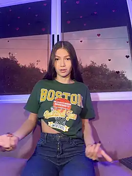 Snapshot of EmmaJhoons chatting on 21, 2, 2026 EmmaJhoons online show from 21, 2, 2026