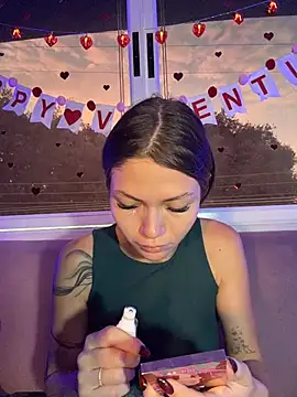 Snapshot of EmmaJhoons chatting on 13, 2, 2026 EmmaJhoons online show from 13, 2, 2026