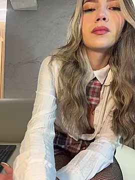 EmmaJhoons online show from 3, 5, 2026