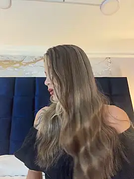 EmmaJhoons online show from 4, 5, 2026