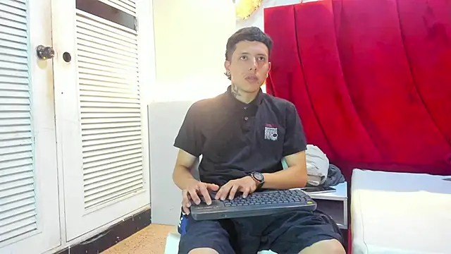 ESTEBAN 2102 online show from 12, 1, 2026