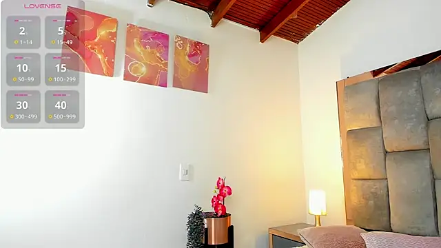 mia ebony  online show from 4, 7, 2026