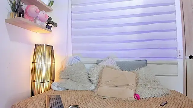 mia ebony  online show from 10, 5, 2026