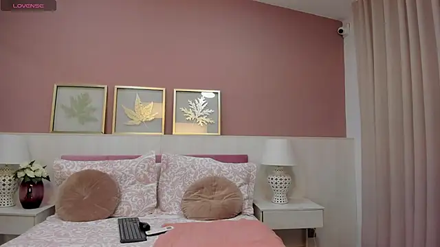 Laila-Stone online show from 9, 1, 2026