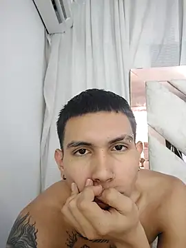 Scook Gray  online show from 4, 4, 2026