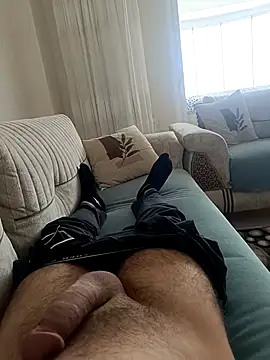 berk denizz 32 online show from 19, 4, 2026