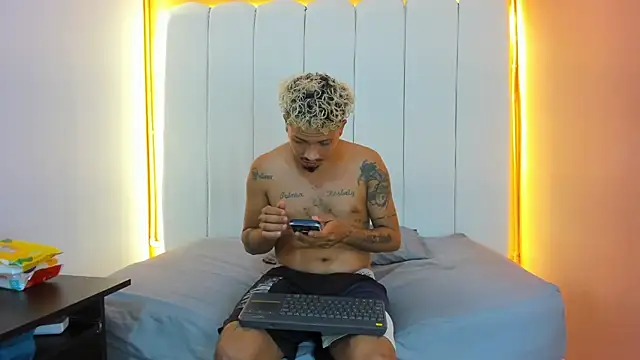 2Hot4You OS online show from 16, 1, 2026