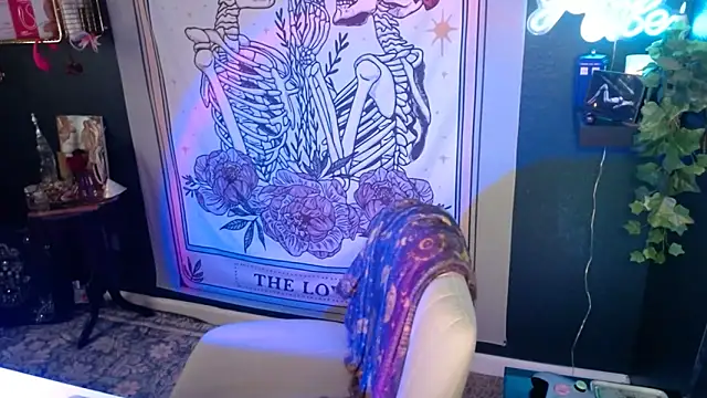 HazeyViolet333 online show from 21, 4, 2026