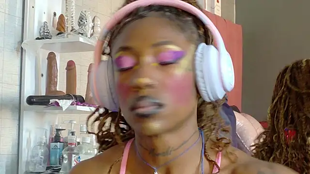 DaniaMarcell online show from 6, 3, 2026