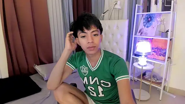 davincihugecock online show from 22, 4, 2026