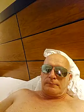 Snapshot of no_snitch_isoke chatting on 9, 2, 2026 no snitch isoke online show from 9, 2, 2026