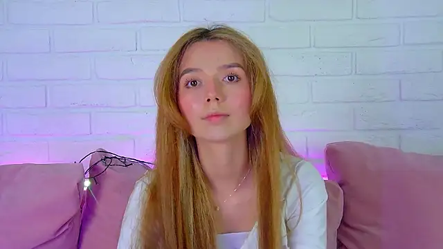 Snapshot of VanessaVienne chatting on 16, 2, 2026 VanessaVienne online show from 16, 2, 2026