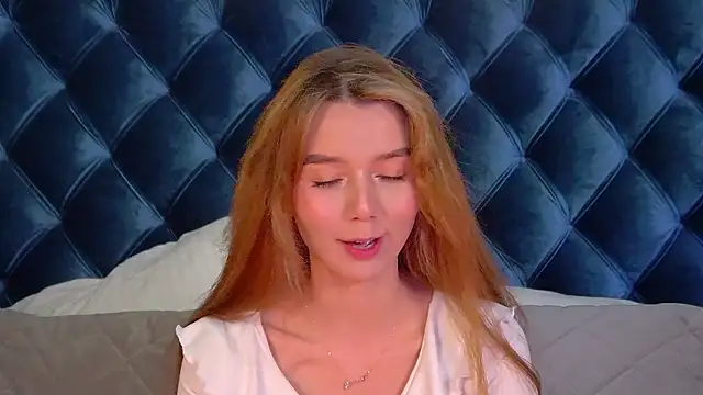 Snapshot of VanessaVienne chatting on 27, 2, 2026 VanessaVienne online show from 27, 2, 2026