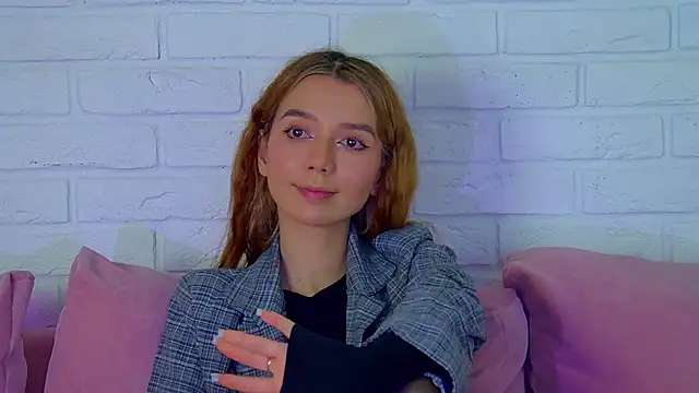 Snapshot of VanessaVienne chatting on 7, 2, 2026 VanessaVienne online show from 7, 2, 2026