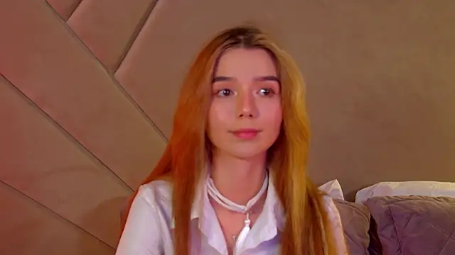 Snapshot of VanessaVienne chatting on 3, 3, 2026 VanessaVienne online show from 3, 3, 2026