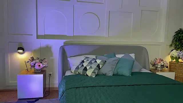  SilkyShadow  online show from 8, 2, 2026