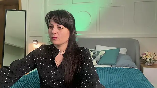  SilkyShadow  online show from 13, 4, 2026