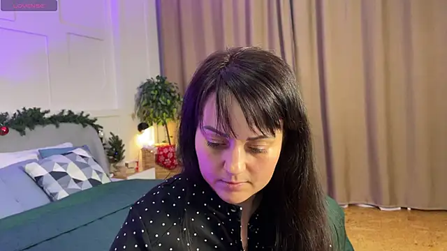  SilkyShadow  online show from 12, 1, 2026