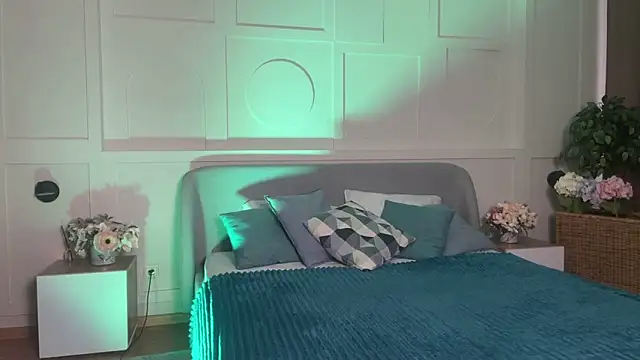  SilkyShadow  online show from 5, 4, 2026