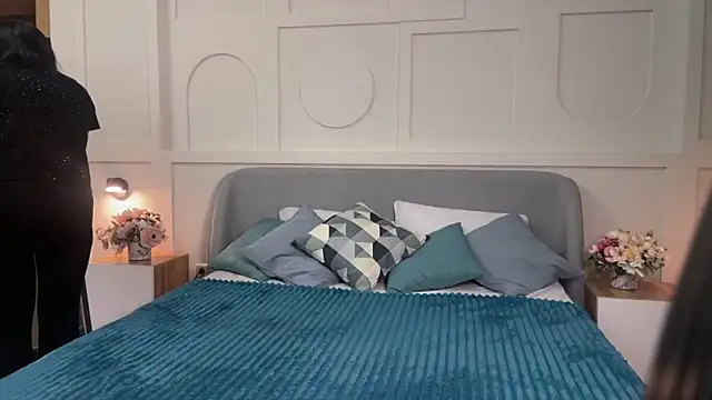  SilkyShadow  online show from 16, 4, 2026