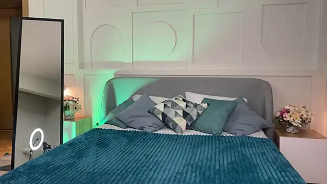  SilkyShadow  online show from 19, 4, 2026